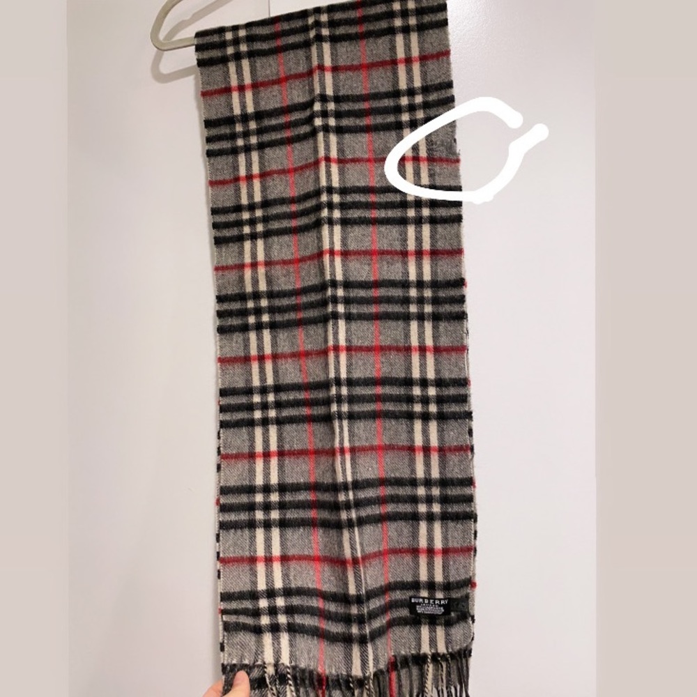 Authentic Burberry London 100% Cashmere Scarf - Picture 7 of 8